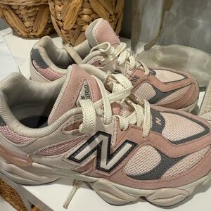 Girls new balance 9060 size 1